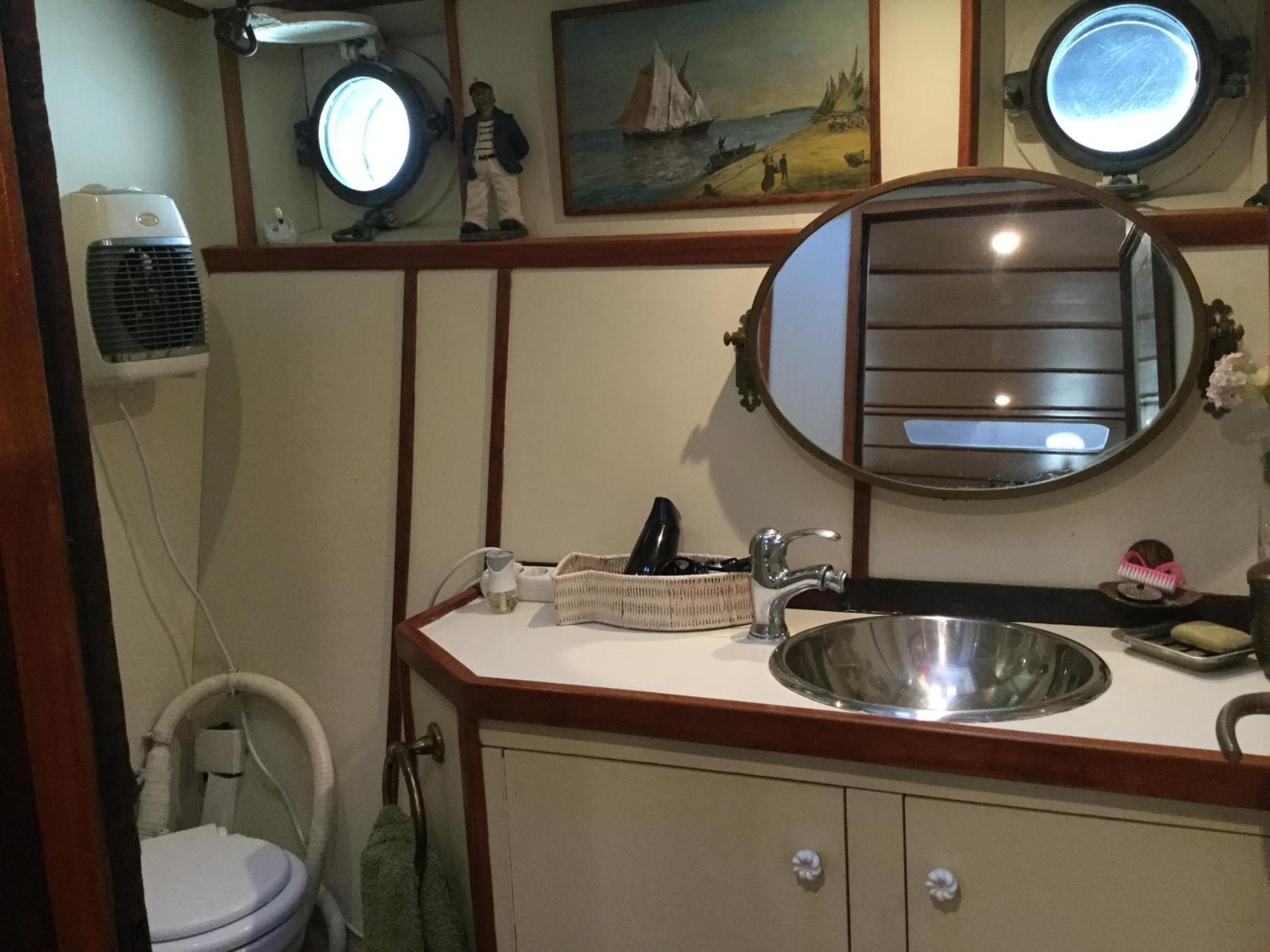 Botel La Lutine *